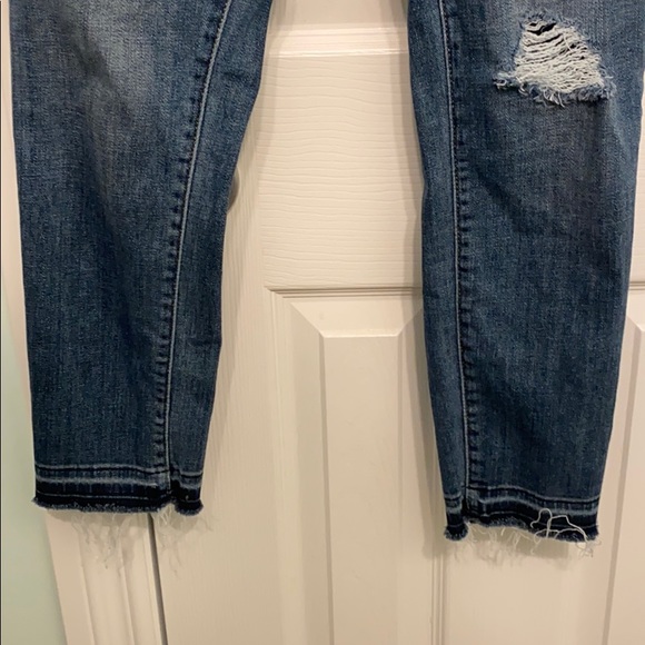 Levi’s Ripped Skinny Jeans - Picture 3 of 3